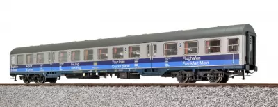 Wagon osobowy 2 klasa typ Bnrz 728, srebrny, niebieskie paski Airport Express
