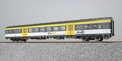 Wagon osobowy 2 klasa typ Bnrz 450.3, szaro-żółty