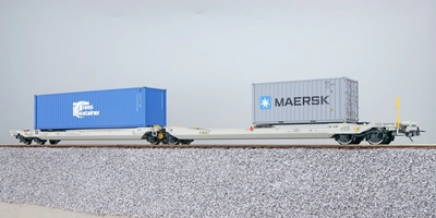 Wagon kieszeniowy Sdggmrs, NL-AAEC, z kontenerami Trans Container + Maersk