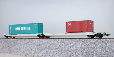 Wagon kieszeniowy Sdggmrs, NL-RN, z kontenerami China Shipping + CAI