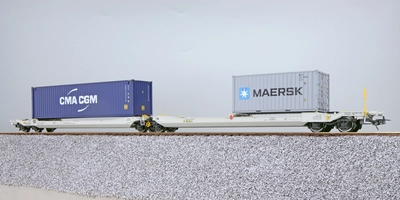 Wagon kieszeniowy Sdggmrs, NL-RN, z kontenerami CMA CGM + Maersk