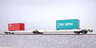 Wagon kieszeniowy Sdggmrs, NL-RN, z kontenerami CAI + China Shipping