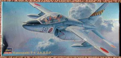 Japoński samolot treningowy Kawasaki T-4 JASDF
