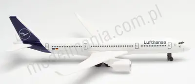 Single Airplane Lufthansa A35