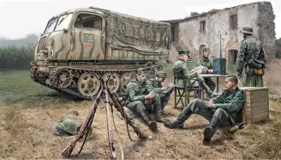 Niemiecki ciągnik gąsienicowy Steyr RSO/01 z żołnierzami