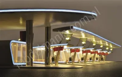 Nowoczesny dworzec autobusowy, kompletny zestaw z oświetleniem LED