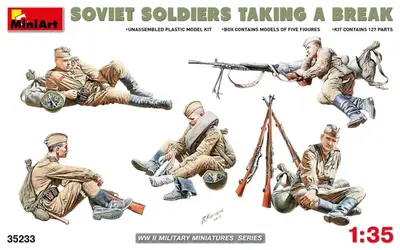 Sowieccy żołnierze w czasie odpoczynku