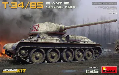 Sowiecki czołg T-34/85 z wnętrzem, fabryka nr. 112, wiosna 1944