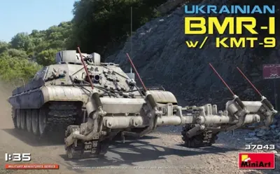 Ukraiński pojazd inżynieryjny BMR-1 z trałem przeciwminowym KMT-9