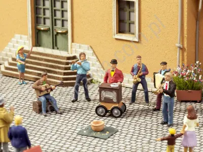 Muzykanci uliczni z dzwiękiem