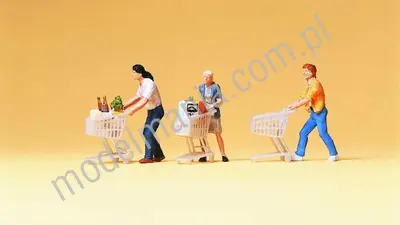 Osoby w supermarkecie