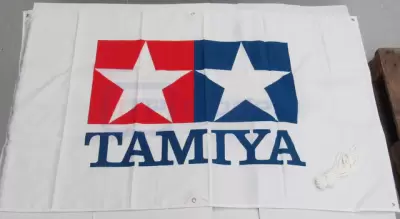 Flaga Tamiya 1600x900 mm