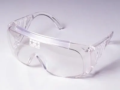 Plastikowe okulary ochronne