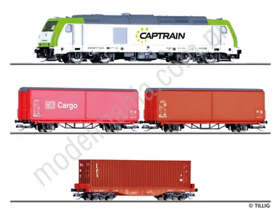 Pociąg towarowy TRAXX i 3 wagony towarowe
