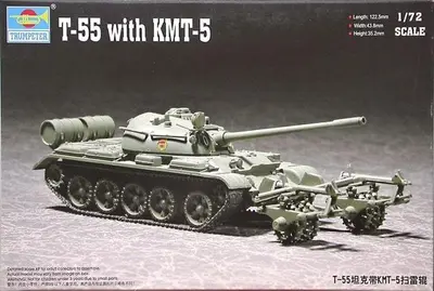 Sowiecki czołg T-55 z trałem przeciwminowym KMT-5